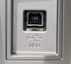 Abgespeckt: Der R200 bietet lediglich einen USB-Anschluss.