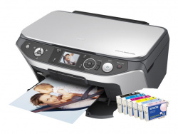 Epson Stylus Photo RX560: Multifunktionsgerät mit Sechsfarb-Druckwerk jedoch einfachem Scanner.