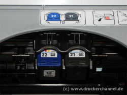 Patronenschlitten: Hier mit installierter Schwarz- und Farbkombipatrone.