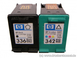 Druckpatronen: Hier die beiden mitgelieferten und einzigen Patronen für den HP Deskjet 5440.