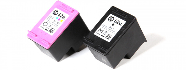 HP Envy 5640: Im Drucker arbeiten zwei Kombipatronen mit integriertem Druckkopf. Im Farbdruckkopf Nr. 62 (XL) sind die drei Farben Cyan, Magenta und Gelb enthalten. In der Schwarzpatrone, die ebenfalls Nr. 62 (XL) heißt, steckt schwarze Pigmenttinte.