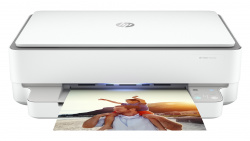 HP Envy 6000e-Serie: Flaches Multifunktionsgerät mit Randlos- und Duplexdruck sowie geschlossener Papierkassette. Die Abbildung zeigt den Envy 6020e.