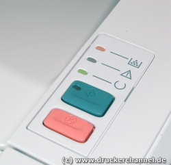 Bedienfeld: Zwei Tasten und vier LED