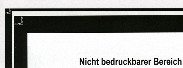 Randlosdruck: Hinteres Blatt im normalen Druckmodus, vorderes Blatt "randlos".