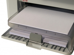 HP Laserjet Pro P1566: Einzelblattzufuhr für bis zu zehn Medien.