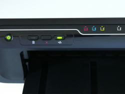 HP Officejet 6000: Vier Tasten und zusätzlich vier LEDs die vor niedrigem Tintenfüllstand warnen.