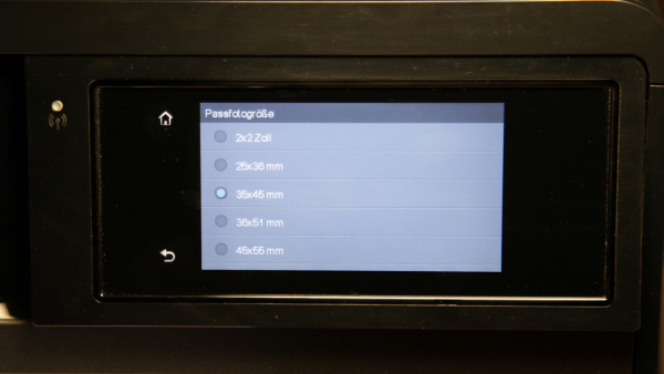 Schritt 3: Anschließend sucht man sich eine Passfotogröße aus - Standard ist 35 x 45 Millimeter.