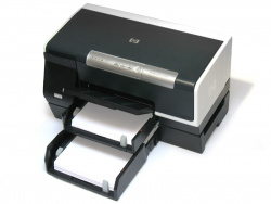 Zwei Papierkassetten: Der K5400dtn fasst insgesamt 600 Blatt Normalpapier.