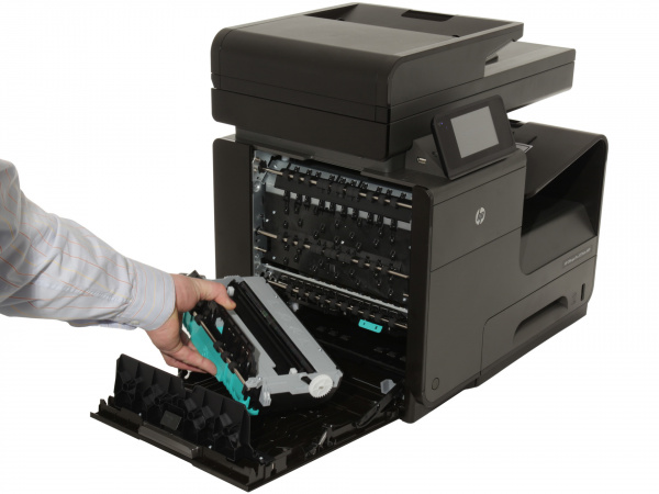 HP-Officejet-Pro-X-Serie: Resttintentank in der Duplexeinheit. Soll ein Druckerleben lang durchhalten - lässt sich aber schnell und einfach wechseln.