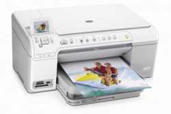 HP Photosmart C5324: Neues Multifunktionsgerät mit CD-Druck und fünf Einzelpatronen.