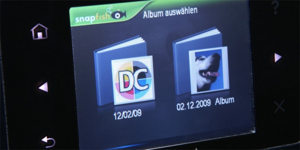 Snapfish-Alben: Der Drucker zeigt die Fotoalben aus dem Internet an.