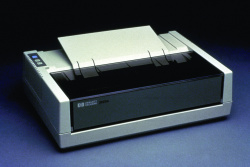 Thinkjet: Erster kommerzieller Tintendrucker von HP aus 1984. Bereits mit einer schwarzen Druckkopfpatrone.