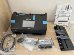 Scanner mit Klebesicherungen, Zubehör einzeln in Plastik verpackt