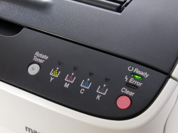 Bedienfeld: Übersichtlich, ohne Display.