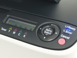 Bedienfeld: Übersichtlich mit gut ablesbarem Display.