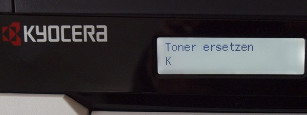 Toner ersetzen K: Weiterdrucken ist nicht möglich, bis die Tonerkartusche gegen eine neue ausgetauscht ist.