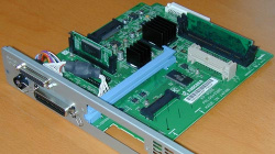 Drucker-Board: Hier lassen sich eine Festplatte (Microdrive), Speicher und die Netzwerkkarte installieren.