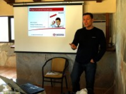 Bernd Austinat, Leiter Produkt Marketing, stellt die Kyoflexrate vor.