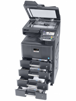 Kyocera Taskalfa 2550ci: Die Maschine lässt sich bei Bedarf mit vier Papierkassetten aufrüsten.