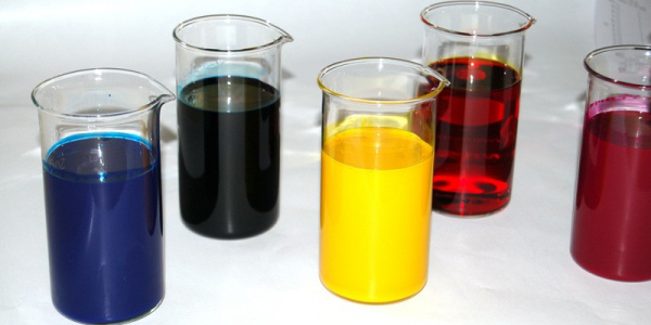 Dye und Pigmenttinte: Pelikan packt immer dieselbe Tintenart in die Patronen wie der Originalhersteller.