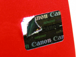 ...zerstörungsfrei von der Packung entfernen.