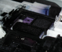 Reasons for clogging: Low quality ink or defective cleaning unit.