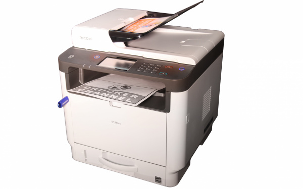 Ricoh SP 330er-Serie: Druckerchannel testet den neuen Ricoh-S/W-Laser SP 330SFN. Das Gerät ist mit Scanner, Fax, Vorlageneinzug und PCL ausgestattet - Wlan gibt's aber nur optional.