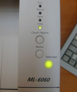 Toner sparen: Auf Knopfdruck druckt der ML-6060 nur noch mit halber Intensität.