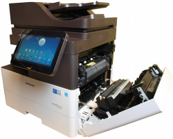 Verriegelt: Um die Verbrauchsmaterialien zu wechseln muss der Anwender die Duplexeinheit an der Seite aufklappen.