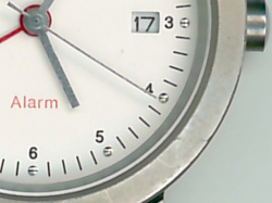 Samsung Multixpress M5370LX: Der CCD-Scanner sorgt für eine scharfe Darstellung aller Elemente der Uhr.