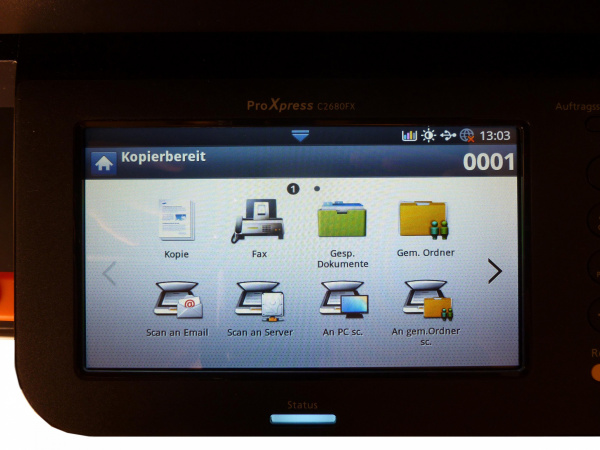 Home: Der Startbildschirm des Samsung C2680FX. Auf dem Screen finden sich die Verknüpfungen zu den installierten Anwendungen.