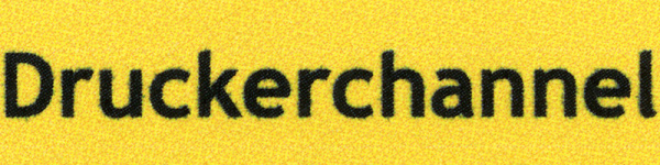 KMP: Die Ränder der Buchstaben sind sichtbar ausgefranst.