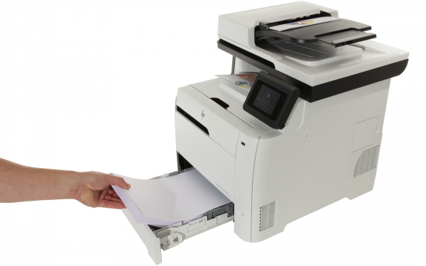 HP Laserjet Pro 400 Color MFP M475dw: 250-Blatt-Schacht, der sich auf maximal 500 Blatt Vorrat ausbauen lässt...