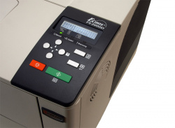 Kyocera FS-2000D: Beleuchtetes Display und einfache Bedienung.