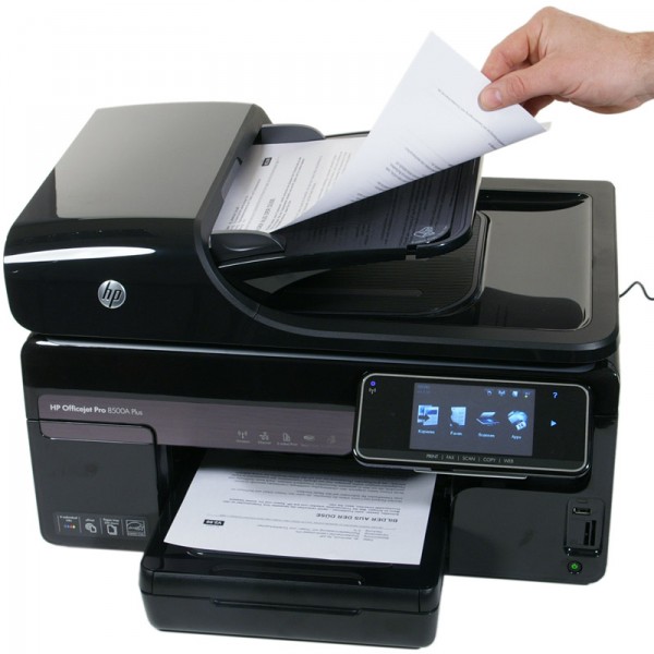 HP Officejet Pro 8500A: Mit DADF, also mit Dokumenteneinzug, der beide Seiten scannen kann.