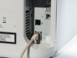 Epson Aculaser CX16NF: USB und Ethernet.