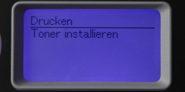 Oki MB470: Der Drucker stoppt und man muss einen neuen Toner installieren, bevor man weiterdrucken kann - die Ausdrucke waren bis zur letzten Seite streifenfrei.