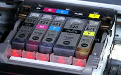 Canon Pixma MP560 and MP640: Ink tanks in easy reach.