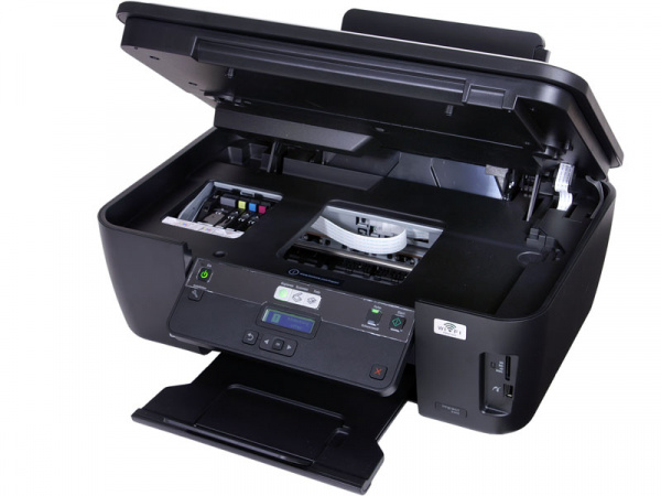 Lexmark Impact S305: The cover can be used smoothly single-handed. The four ink tanks embedded in a permanent print head are in easy reach.