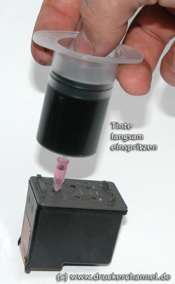 Tinte einspritzen: Gehen Sie dabei ganz langsam vor.