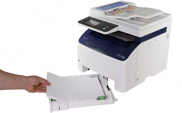 Xerox Workcentre 6027: Für einen 18-ppm-Drucker ist die Papierkassette mit 150 Blatt zu klein bemessen. Ein manueller Einzug fehlt, der ADF nimmt lediglich 15 Blatt entgegen.